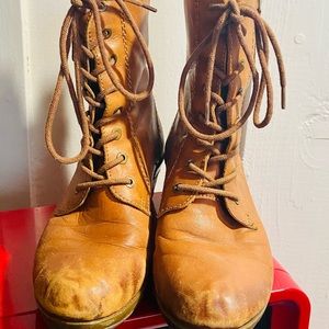 Leather laceup pikolinos